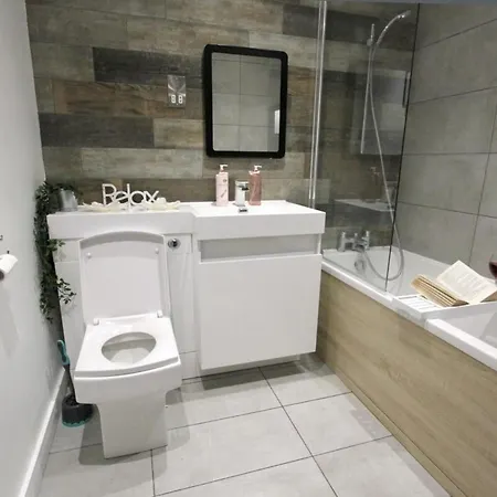 Open & Spacious 2bd In Central Lägenhet Bristol