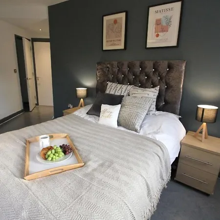 Open & Spacious 2bd In Central Daire Bristol